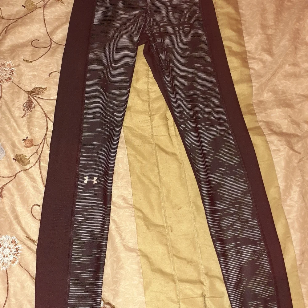 Under Armour Women's Black HeatGear Compression Printed Leggings Yoga Pants - Picture 2 of 5